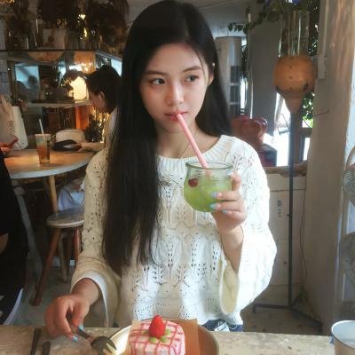 储物柜女孩
